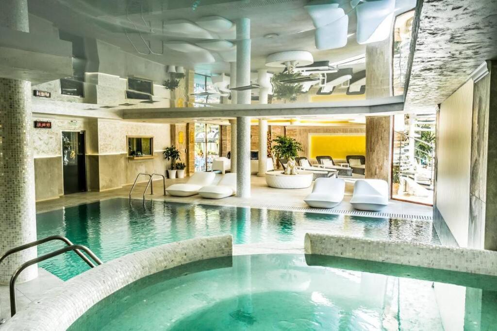 Luxury Apartment 'Rich' Welingrad Zewnętrze zdjęcie